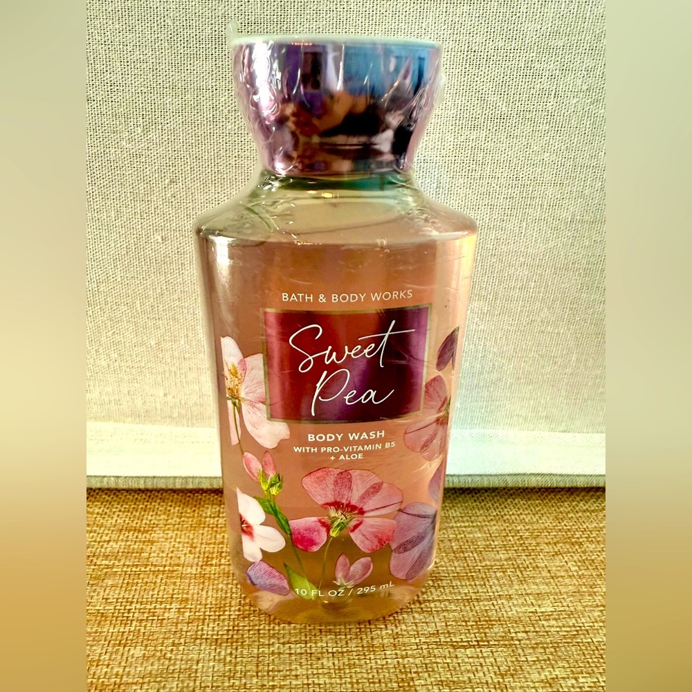 Bath & Body Works SWEET PEA - 10 OZ Body Wash - Fresh, Flirty & Sweet! 🌸🍐💖✨